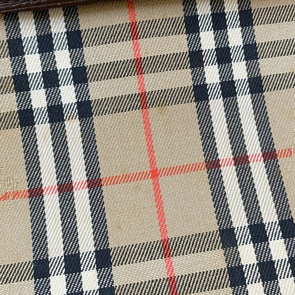 🤎AUTHENTIC🤎 BURBERRY CLUTCH - Picture 3 of 12